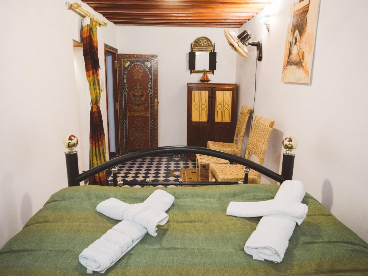 Dar Chrif Idrissi Hotel Fes Room photo